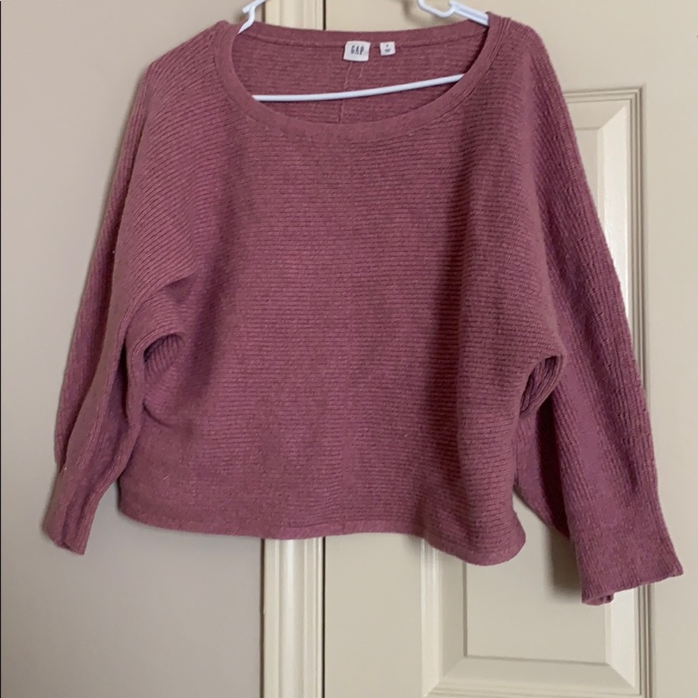 Cropped pink sweater